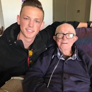 Meet your Posher, Casey